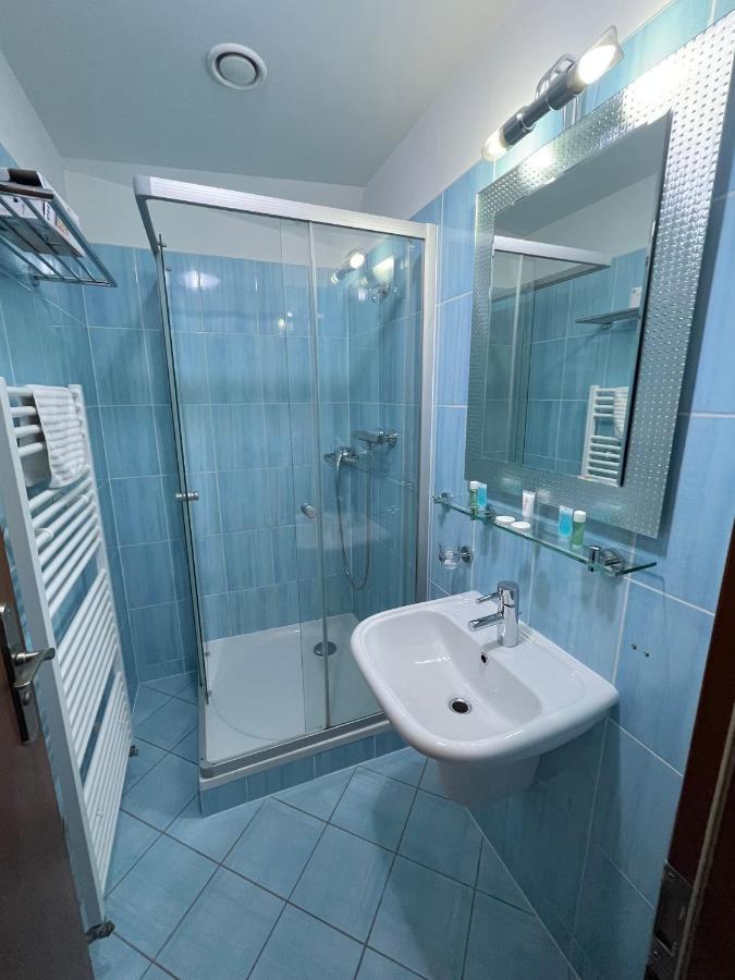 Litoměřice Hotel Apollon מראה חיצוני תמונה