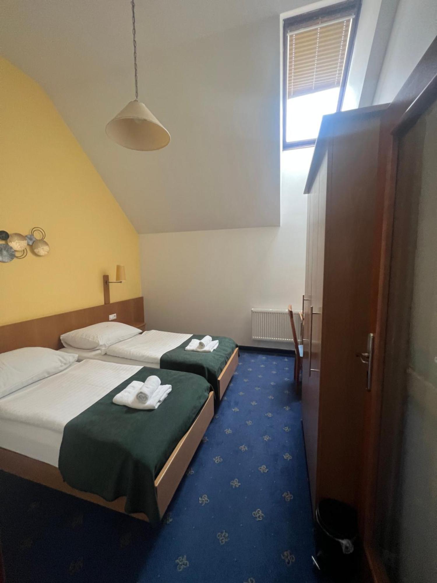 Litoměřice Hotel Apollon מראה חיצוני תמונה