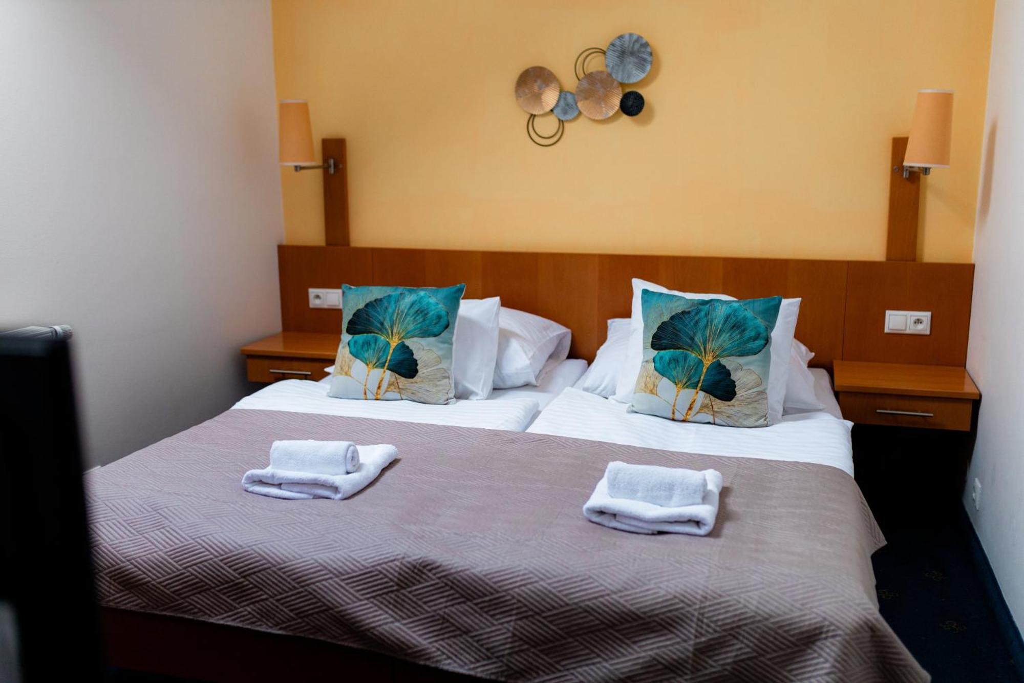 Litoměřice Hotel Apollon מראה חיצוני תמונה