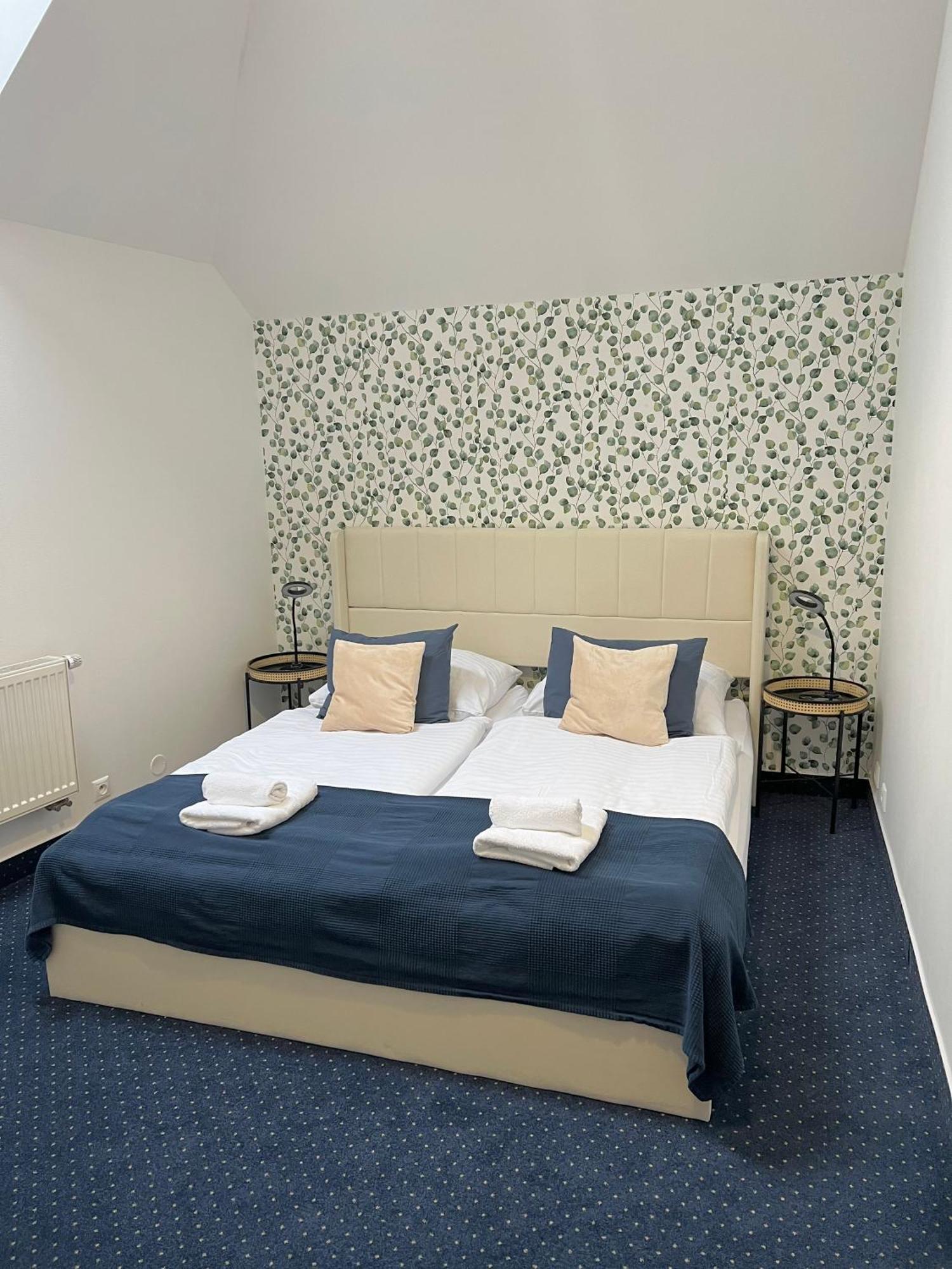 Litoměřice Hotel Apollon מראה חיצוני תמונה