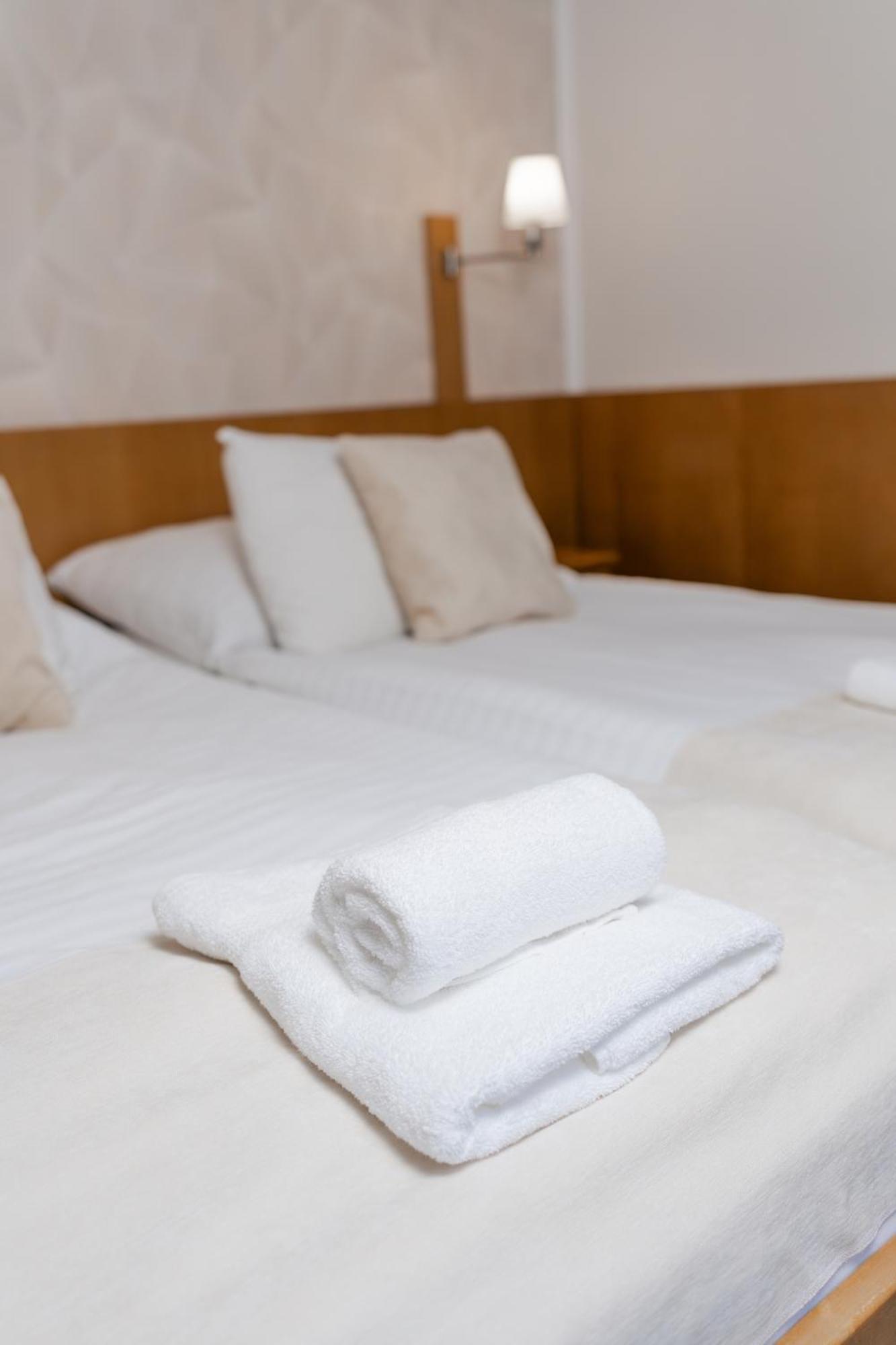 Litoměřice Hotel Apollon מראה חיצוני תמונה